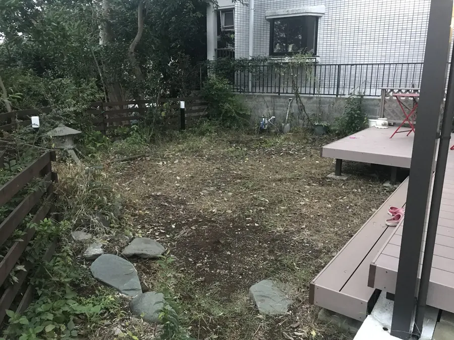藤沢市 前庭のロックガーデン・主庭の芝生化 施工前
